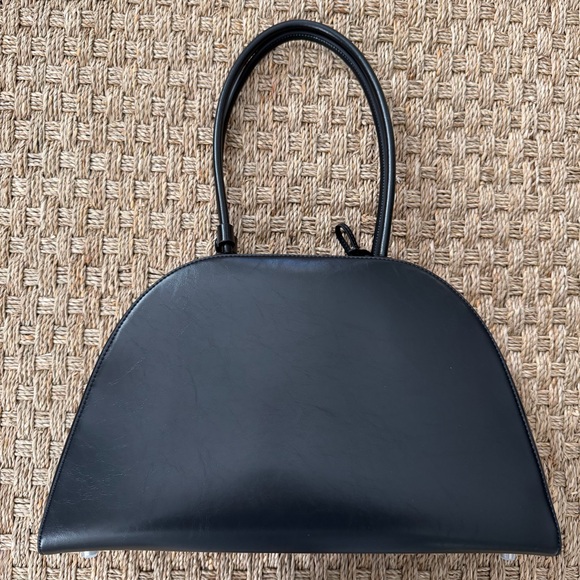 FREJA Alma Bag Tall Black Gloss - Picture 2 of 9